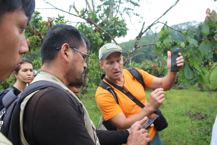 <p>Training Ejido technical staff in the field</p>